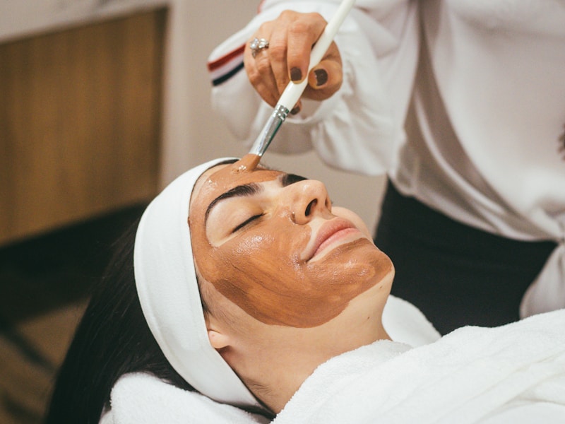Rejuvenating facial treatment